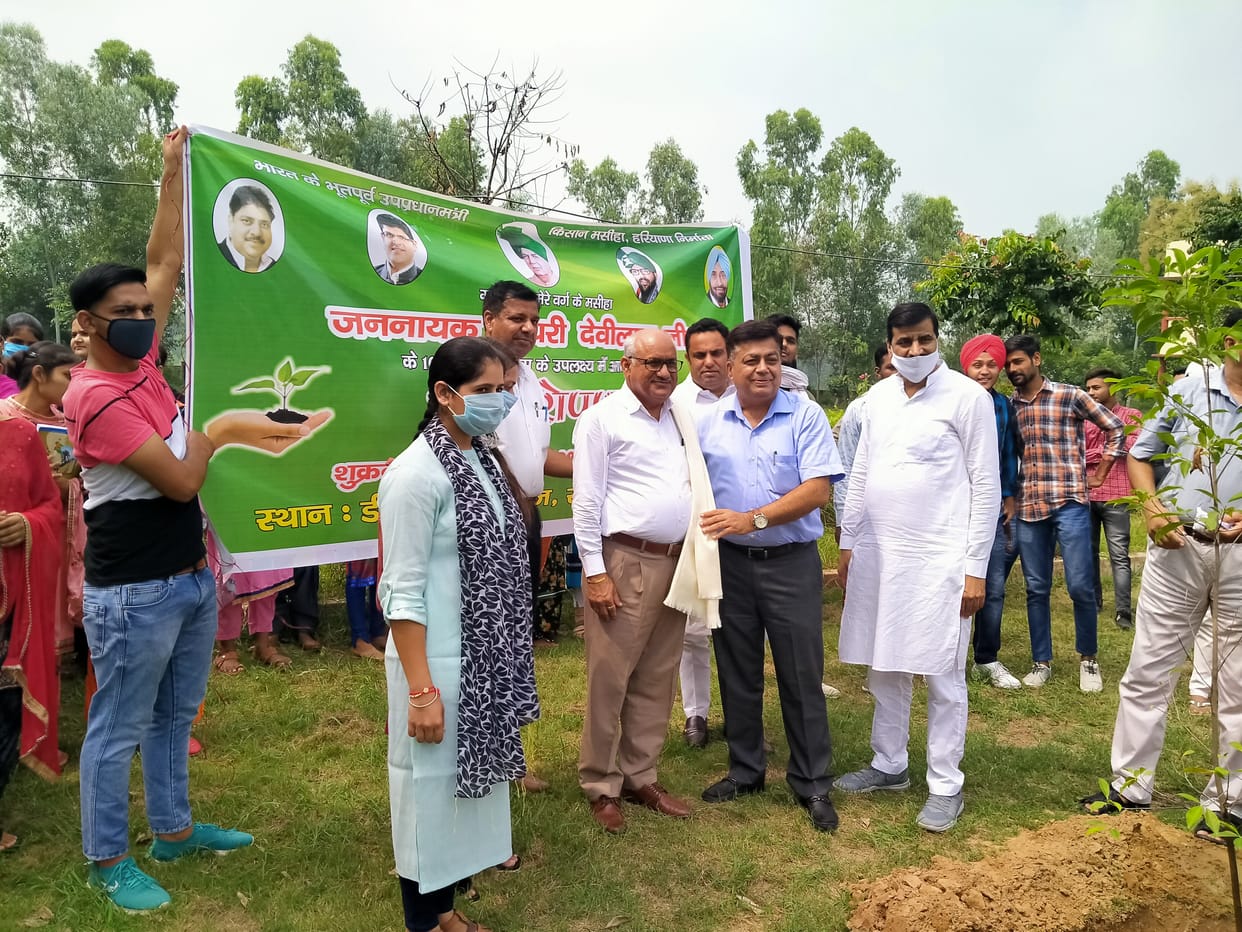 पूर्व उप प्रधानमंत्री चौधरी देवीलाल की 107 वी जयंती मनाई

250 पौधे किए रोपण