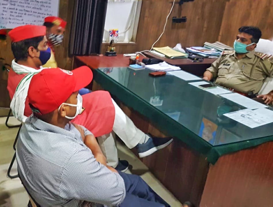 हाथरस कांड के विरोध में जगह-जगह प्रदर्शन