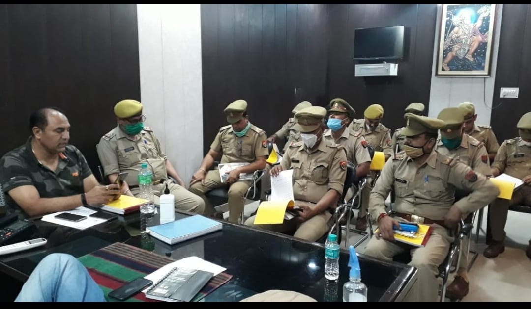 किराएदारों को सत्यापन के लिए थानास्तर पर हुई गोष्ठी