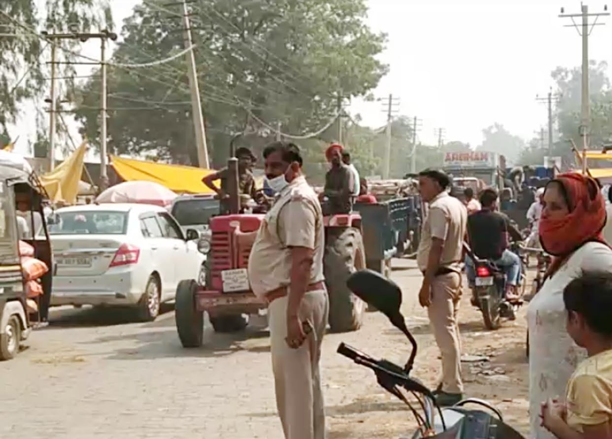 हथीन बस अडडा क्षेत्र में जाम बना आम