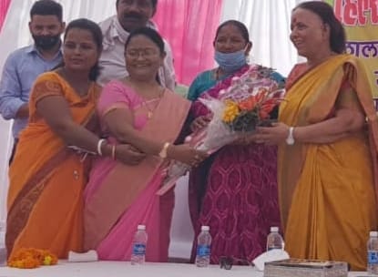दमुवाढूंगा में निःशुल्क मोमबत्ती प्रशिक्षण शुरू