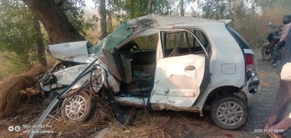 कार-कैंटर की टक्कर में पिता की मौत, बेटा-बेटी घायल