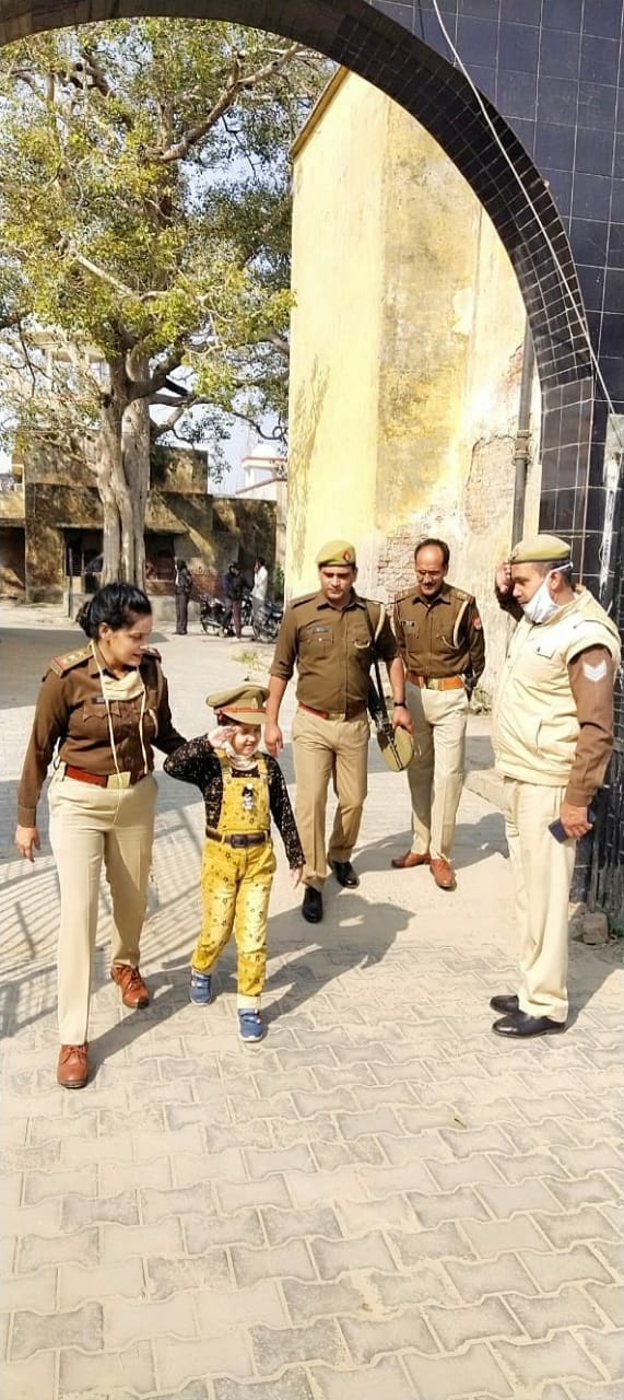 10 थानों में एक दिन की कोतवाल बनीं 'बेटियां