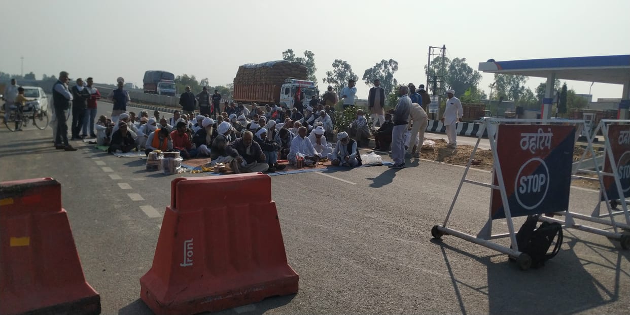 पंजाब सीमा पर डटे किसान, जींद में भी दिल्ली जा रहे किसानों को रोका
