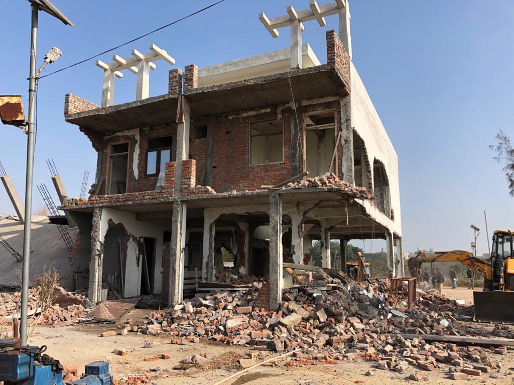 एक इंच अवैध निर्माण पर भी चलेगा बुलडोजर