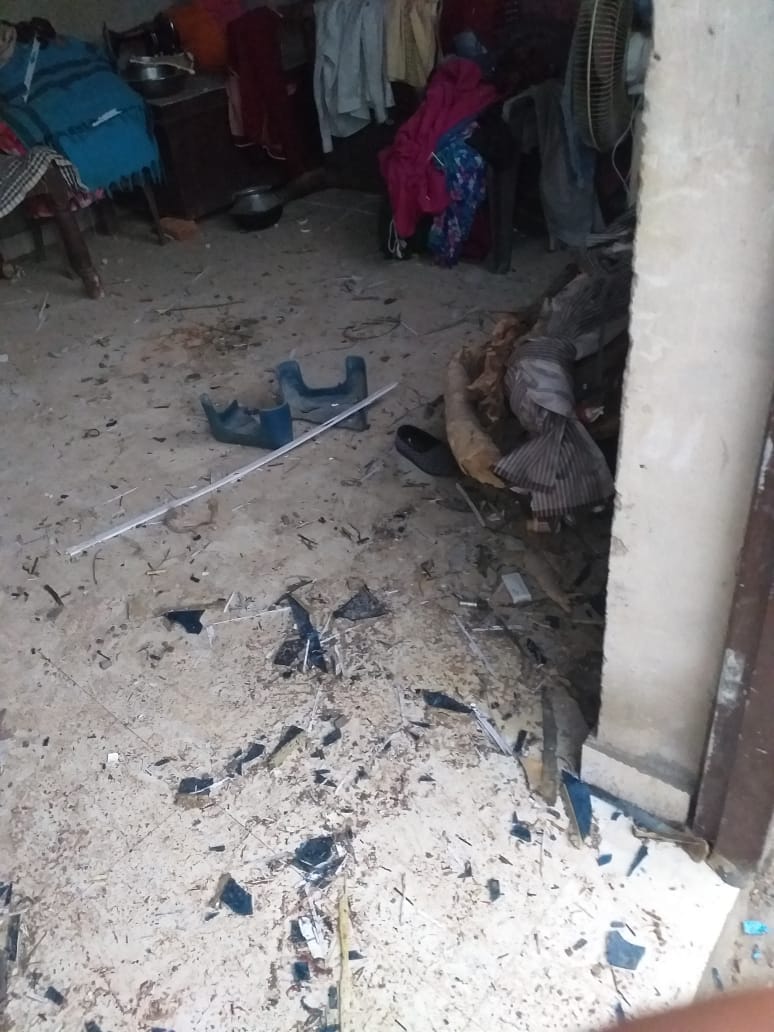 रेवाड़ी में बिजली गिरने से एक घर में आई दरारें, एक भेड़ की भी मौत