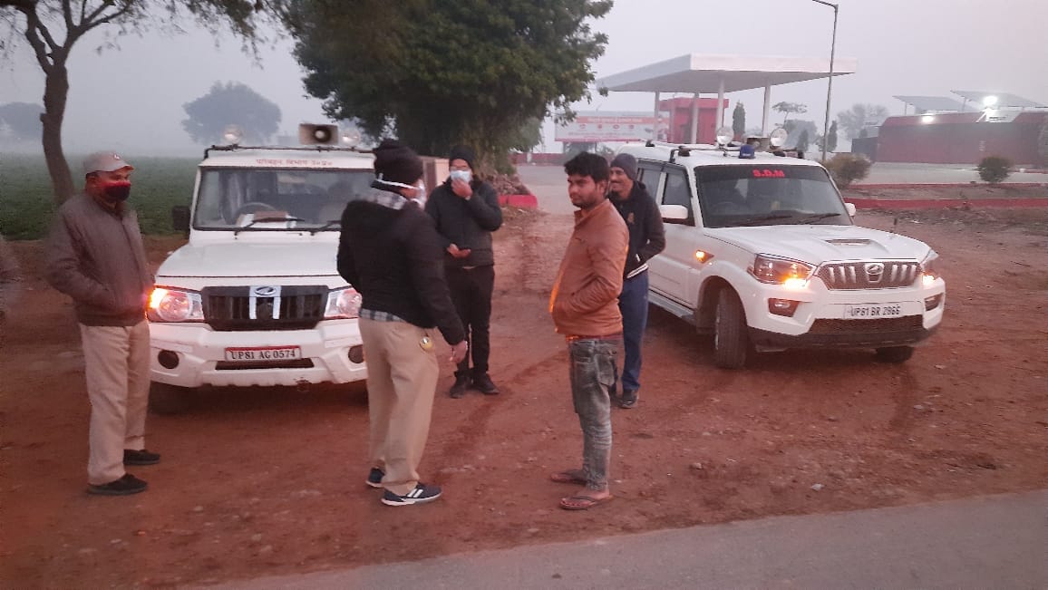 ओवरलोडिंग के खिलाफ चला अभियान, दो ट्रक पकड़े