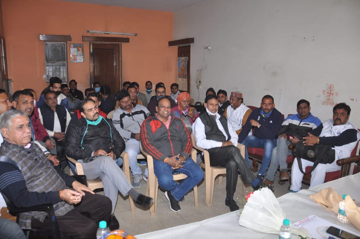 सुरक्षा के लिए व्यापारियों को उपलब्ध कराए जाएं शस्त्र लाइसेंस