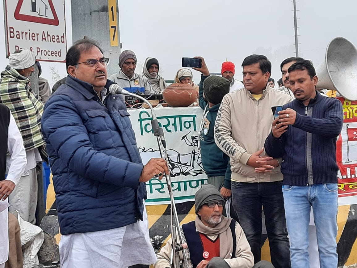 बद्दोवाल टोल पर पहुंचे इनेलो नेता अभय चौटाला