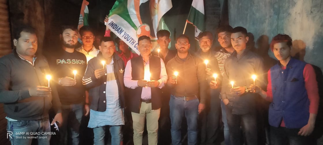 उत्तराखंड त्रासदी के शिकार लोगों को कैंडल मार्च निकालकर श्रद्धांजलि दी