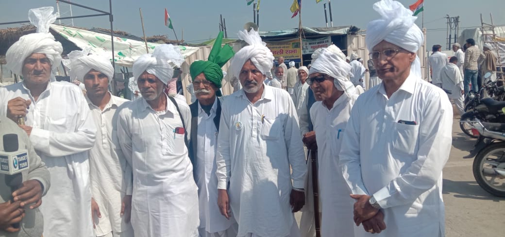 बुजुर्गों को पगड़ी पहना कर मनाया पगड़ी संभाल दिवस