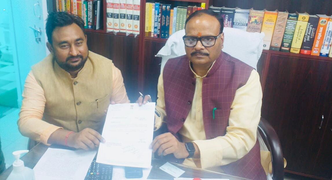 सांसद ने कानून मंत्री से की ग्रामीण न्यायालय बनवाने की मांग