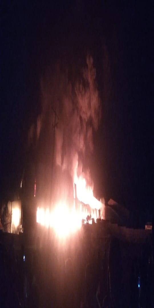 udhampur raat main aag lagney se jalti dhanuka factory
