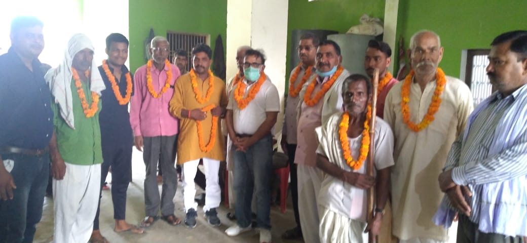 दो दर्जन लोग कांग्रेस पार्टी में शामिल हुये