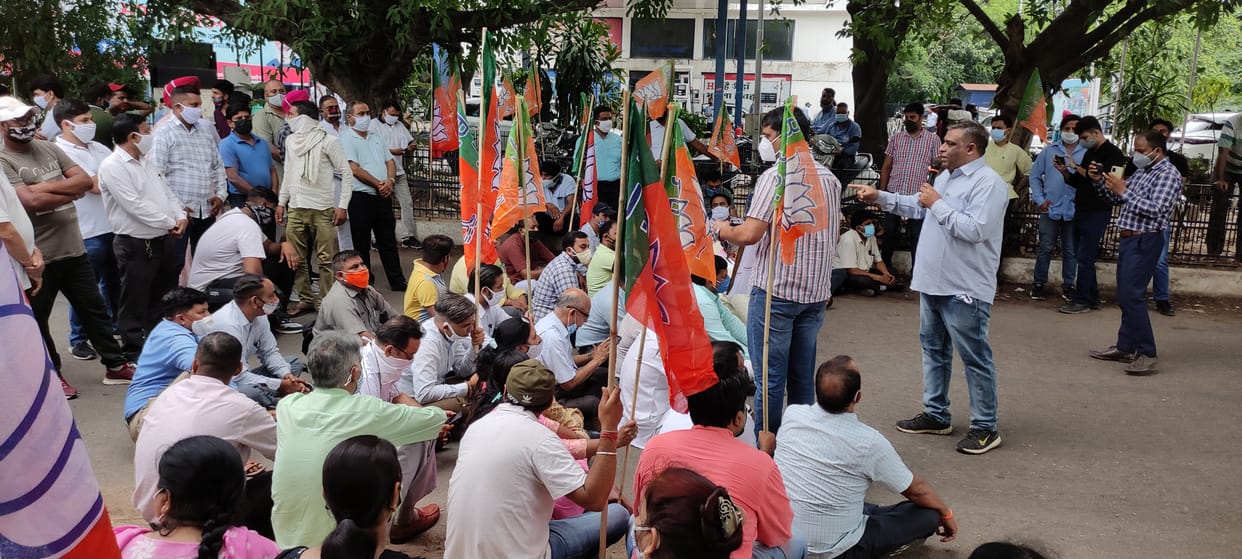 राजपुरा में भाजपा नेताओं को बंधक बनाये जाने के खिलाफ चंडीगढ़ में प्रदर्शन