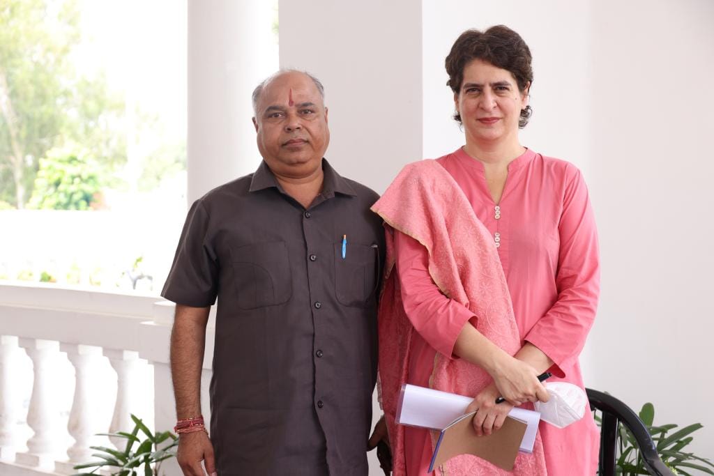 कांग्रेस नेता विनोद पांडे ने बरौली, आगा यूनुस ने कोल विधानसभा क्षेत्र से टिकट मांगा