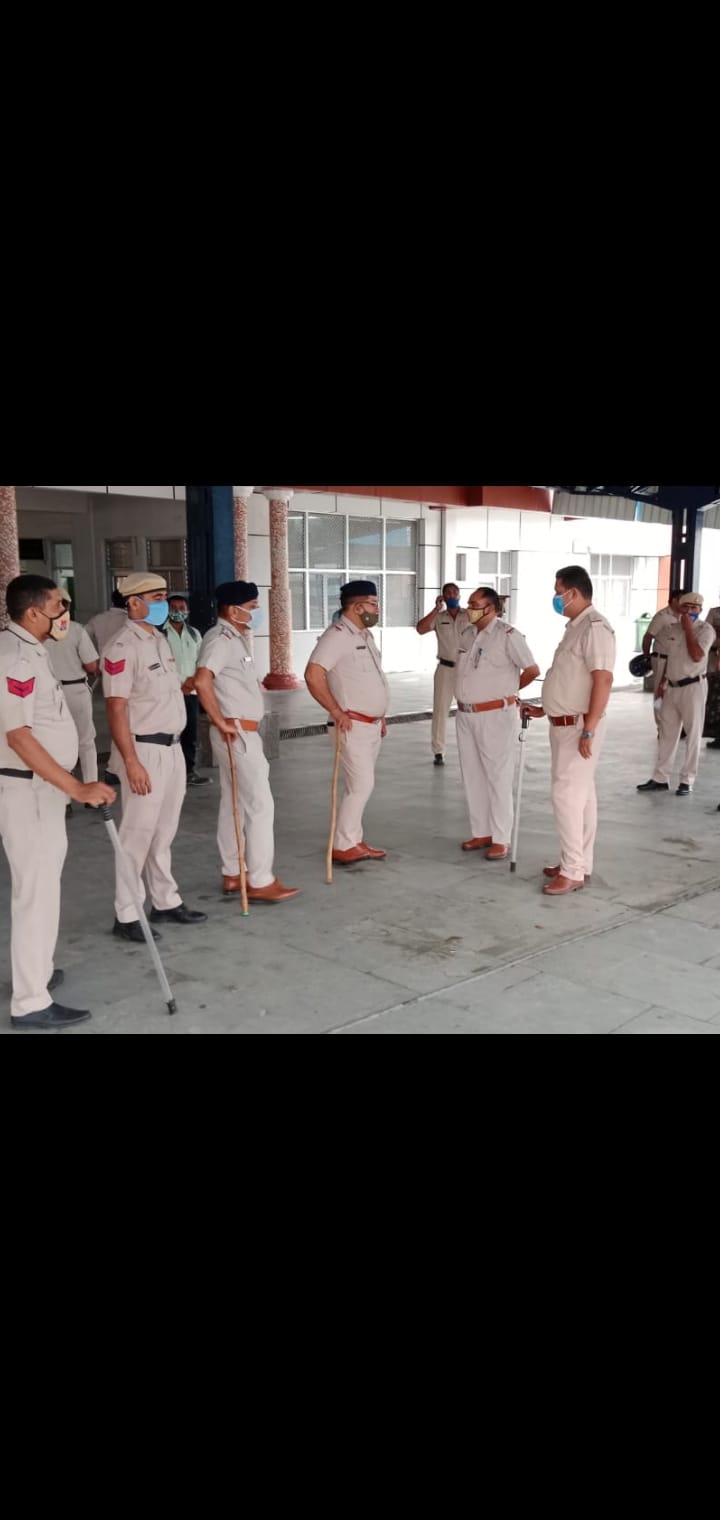 किसानों के कारण दिल्ली-मथुरा रेल लाइन प्रभावित