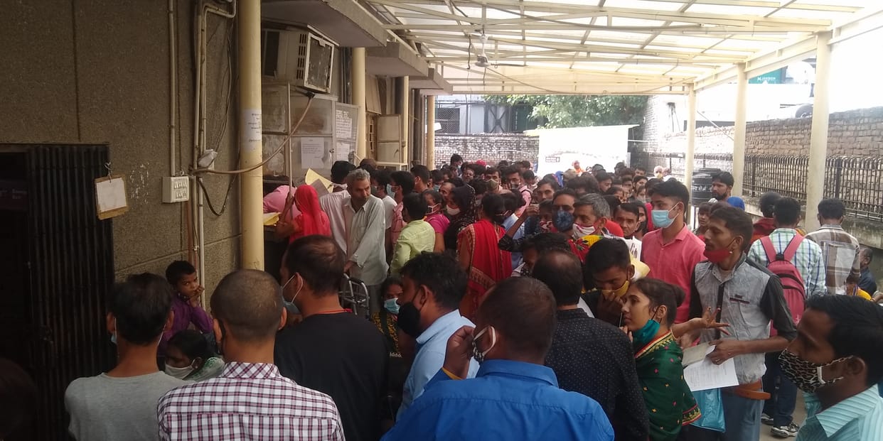 दवा का इंतजार और कर रहा बीमार