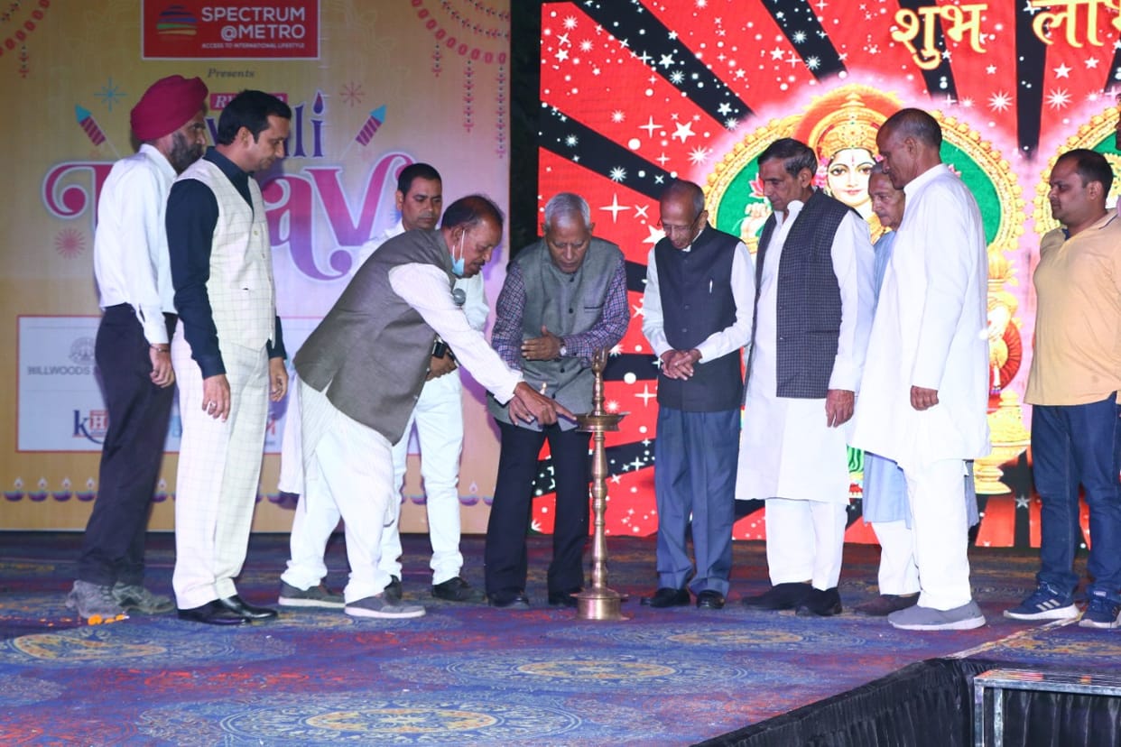 सेक्टर 122 में दीपावली मेला