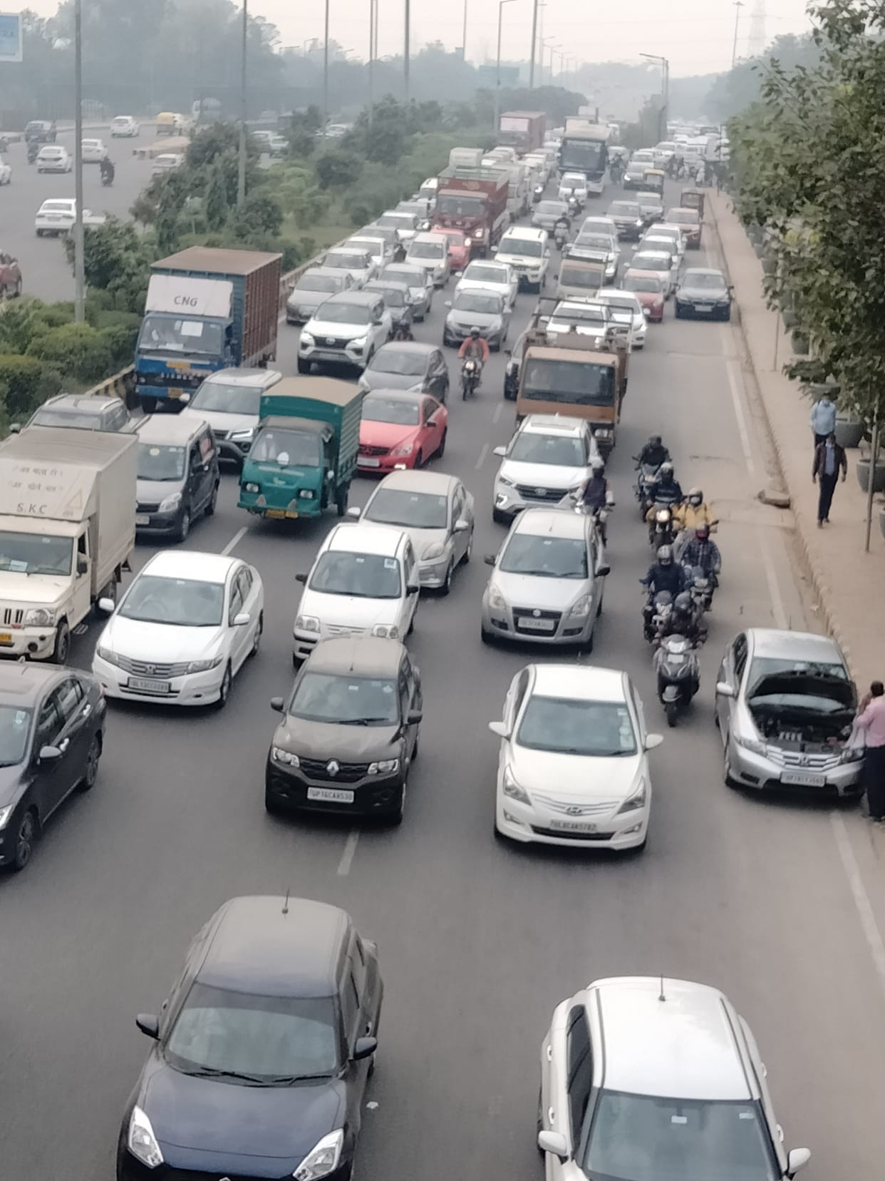सेक्टर 18 में लगा जाम
