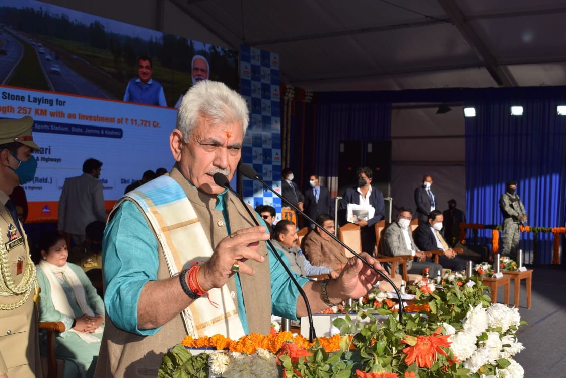 सड़क एवं  यातायात केंद्रीय मंत्री नितिन गडकरी ने किया 25 सड़क परियोजनाओं का शिलान्यास..