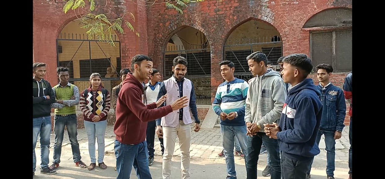 युवाओं का नारा ‘नोट नहीं लेंगे नोटा दबाएंगे’