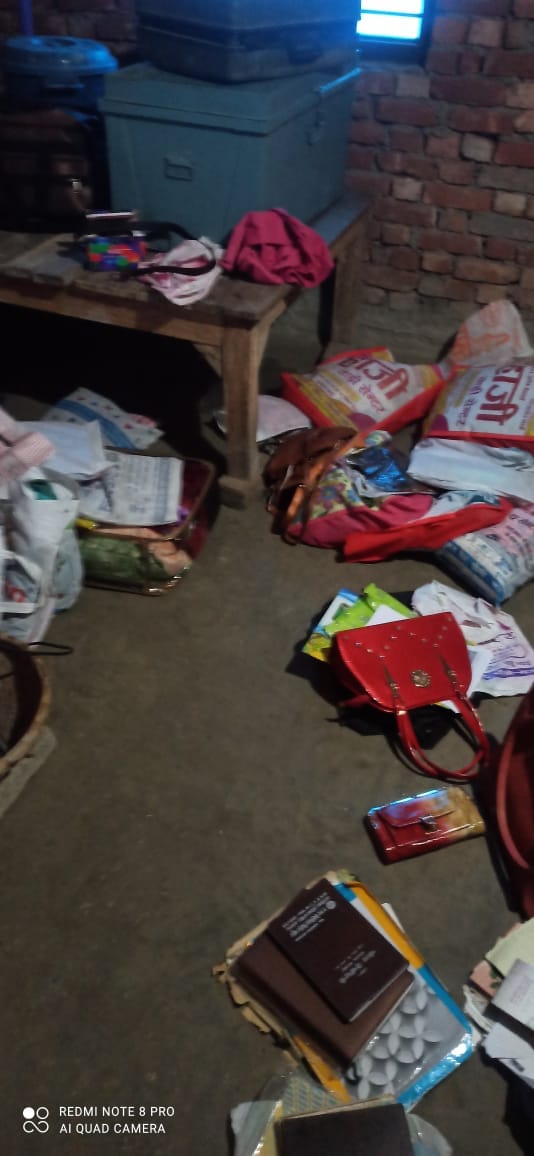 सर्राफा की दुकान में सेंध तो दो घरों में सीढ़ी लगाकर घुसे चोरों ने उड़ाया लाखों का सामान