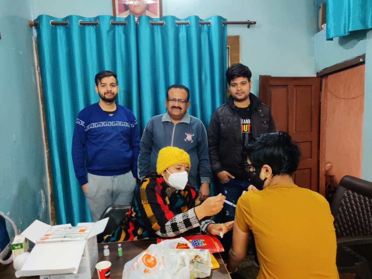शिविर में 42 ने कराई स्वास्थ्य जांच, 30 को लगाई वेक्सीन