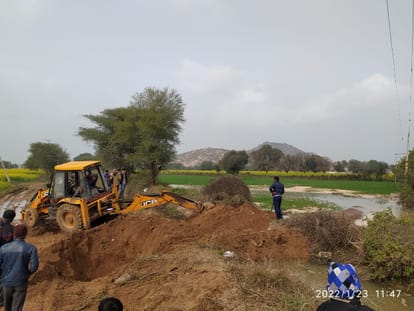 नहर टूटने से 20 एकड़ में खड़ी फसलें जलमग्न