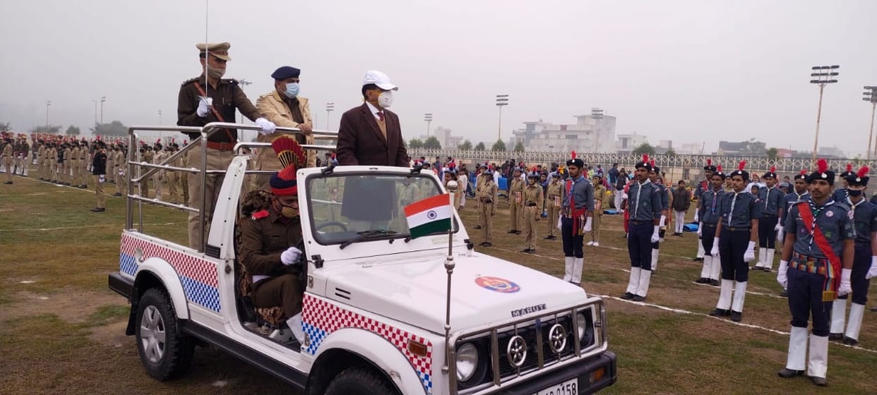 फुल ड्रेस रिहर्सल के दौरान डीसी नरेश नरवाल ने ली परेड की सलामी