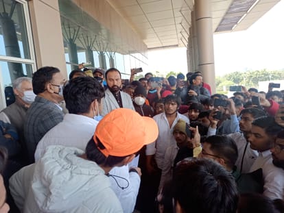 एमडीयू विद्यार्थियों ने ऑनलाइन ऑफलाइन परीक्षा के लिए किया प्रदर्शन