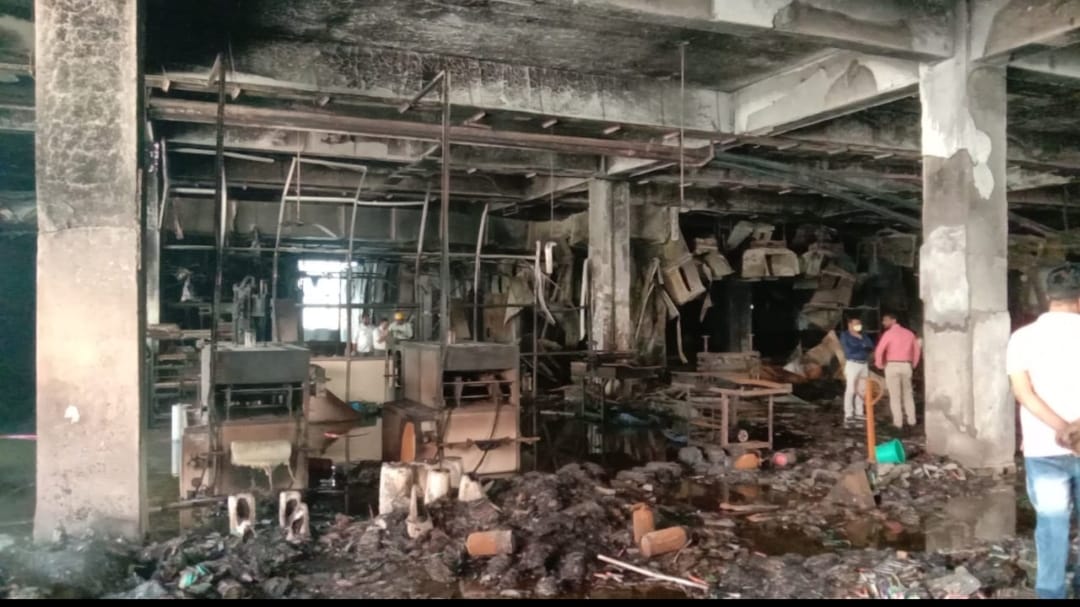 टूथब्रश बनाने की फैक्टरी में आग से हडक़ंप, भारी नुकसान