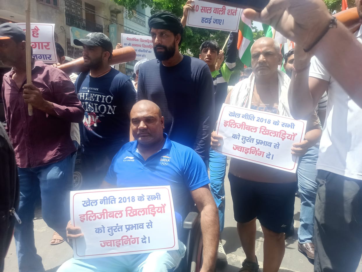 पैरालंपिक खिलाडियों को सामान्य खिलाड़ियों की तरह सुविधा दिलाने के लिए नवीन जयहिंद का प्रदर्शन