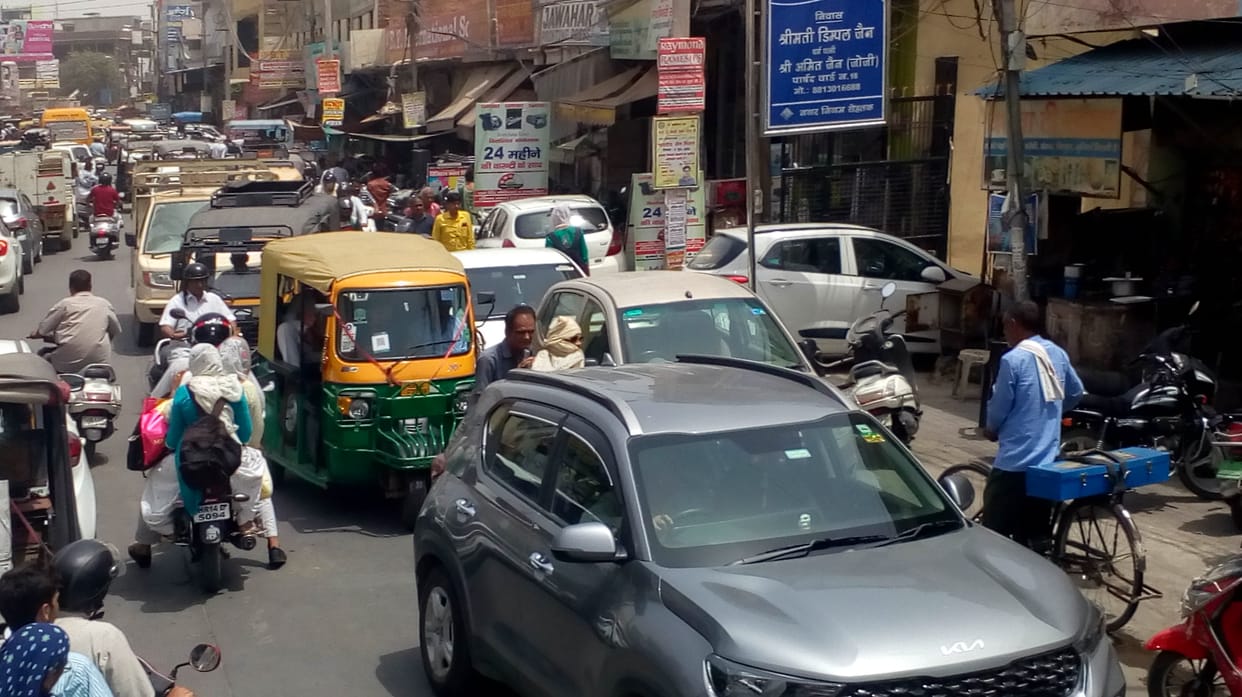 झज्जर रोड पर लगा जाम  फंसे वाहन