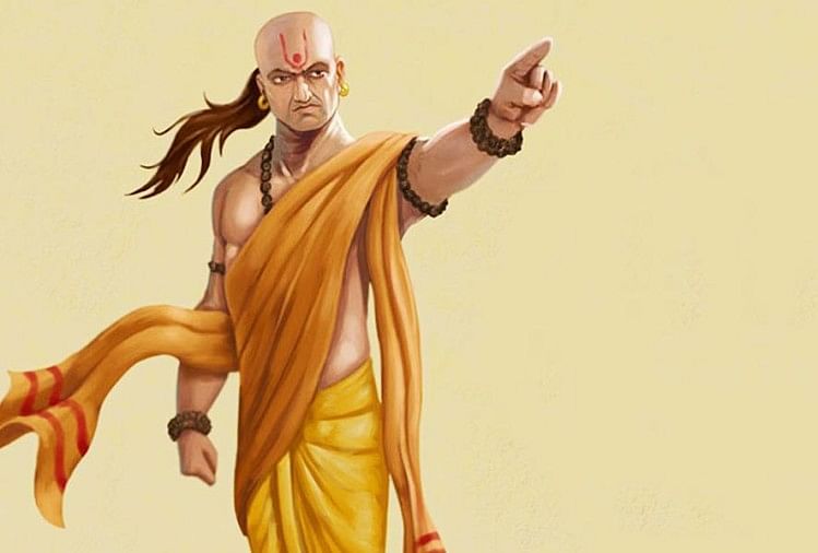Chanakya Niti: These two habits might displease goddess Lakshmi,Leave them soon