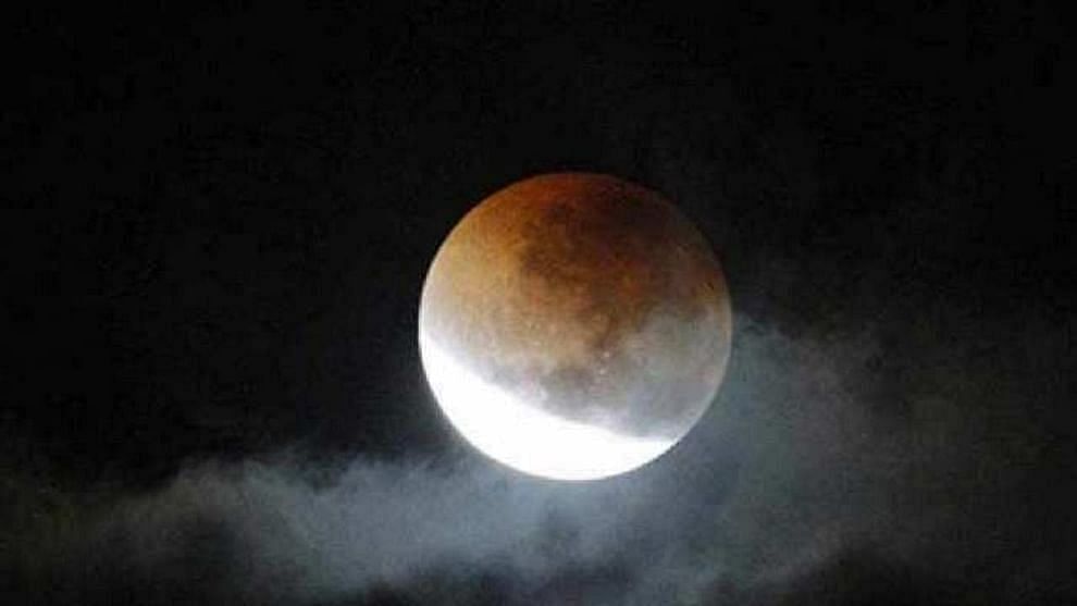 Lunar eclipse 2021