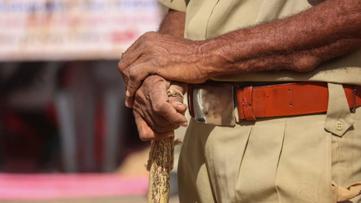 unique leave application After 7 months of marriage, up police constable wants 15 day leave for good news