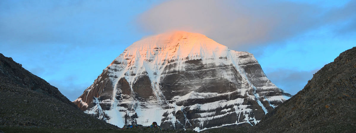 शिव का निवास स्थान है कैलाश पर्वत, जानें क्यों नहीं कर सकते इसकी चढ़ाई।