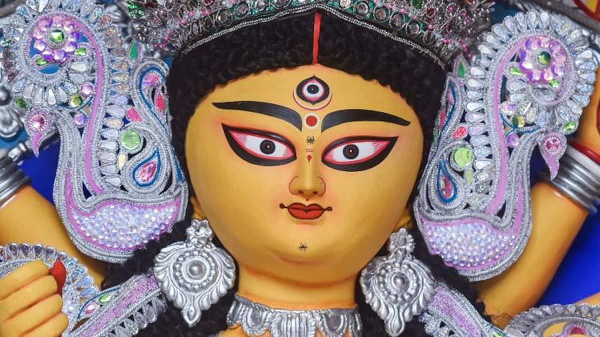 Durga Puja in West Bengal: जानें क्यों है बंगाल में दुर्गा पूजा का अलग महत्व