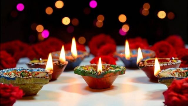 Diwali 2022 : सिर्फ भारत ही नहीं, दुनिया के बहुत से देशों में भी मनाई जाती है दिवाली