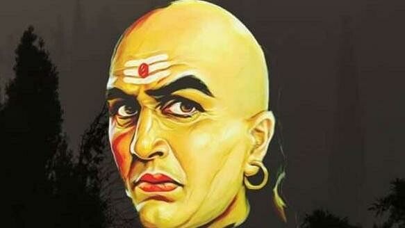 Chanakya Niti :  मिट्टी में पड़ी ये चीजें भी हैं अनमोल, बिना झिझक इन्हें अपना लेने से मिलती है सफलता