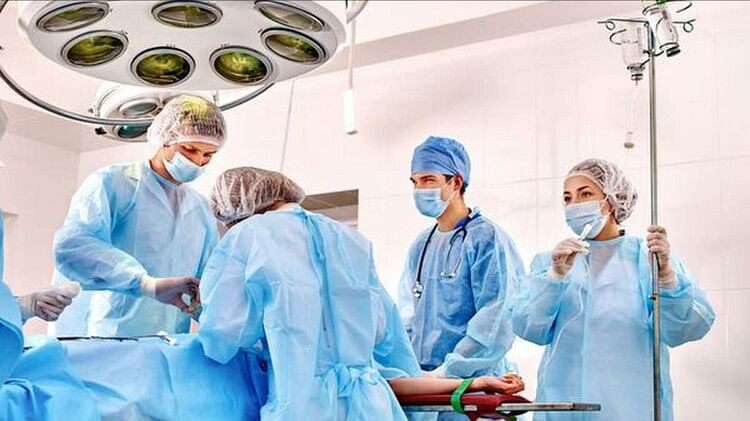 Kerala: 7 Medical Students Demand Hijab and Full Sleeve Scrub Jackets in Operation Theaters