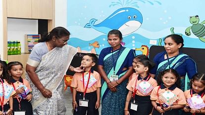 President Murmu Interacts, Shares Light Moments With School Children