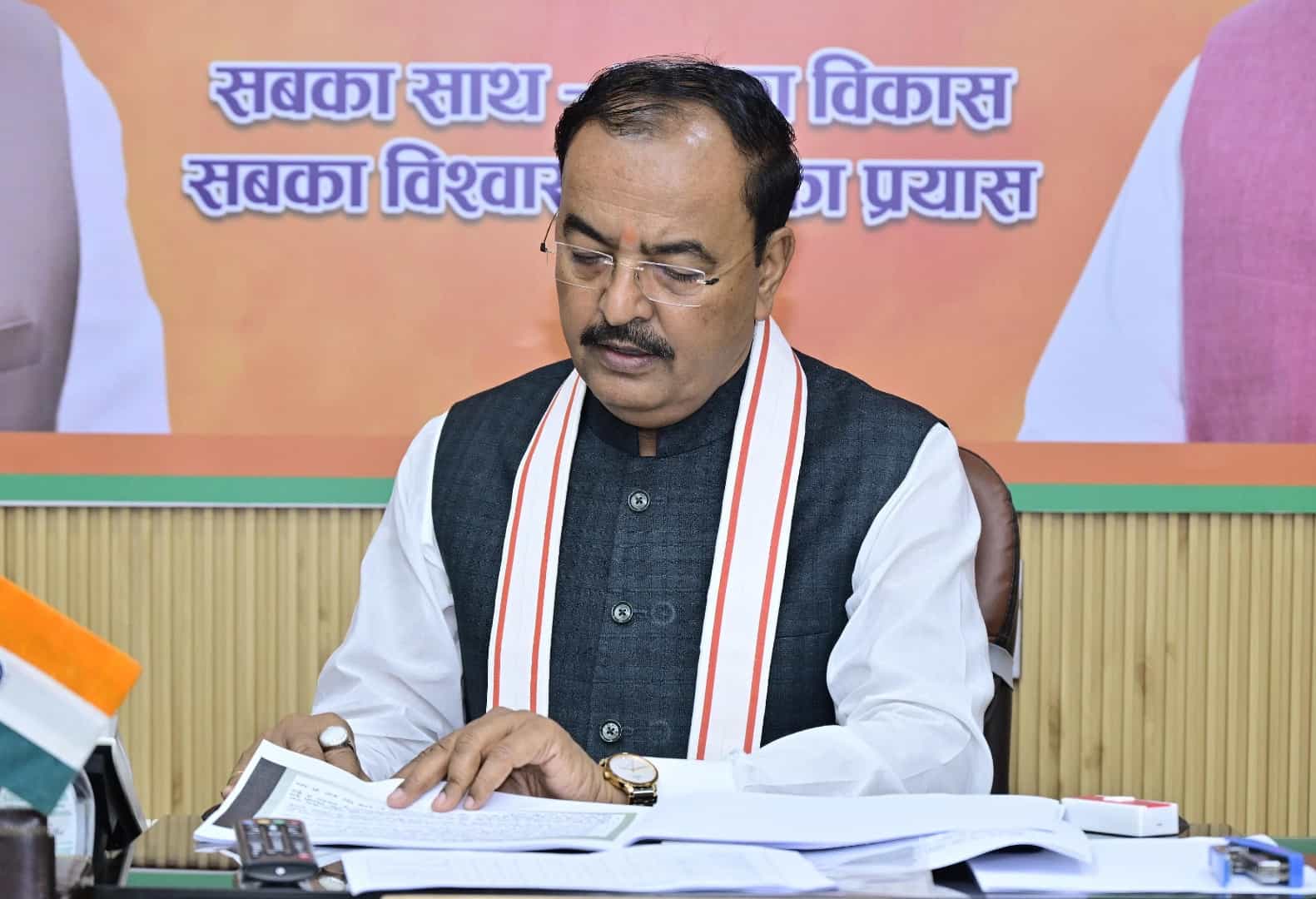 डिप्टी CM केशव मौर्या ने यूपी की फल उत्पादन क्षमता को प्रसंस्करण से जोड़ने पर जोर दिया।