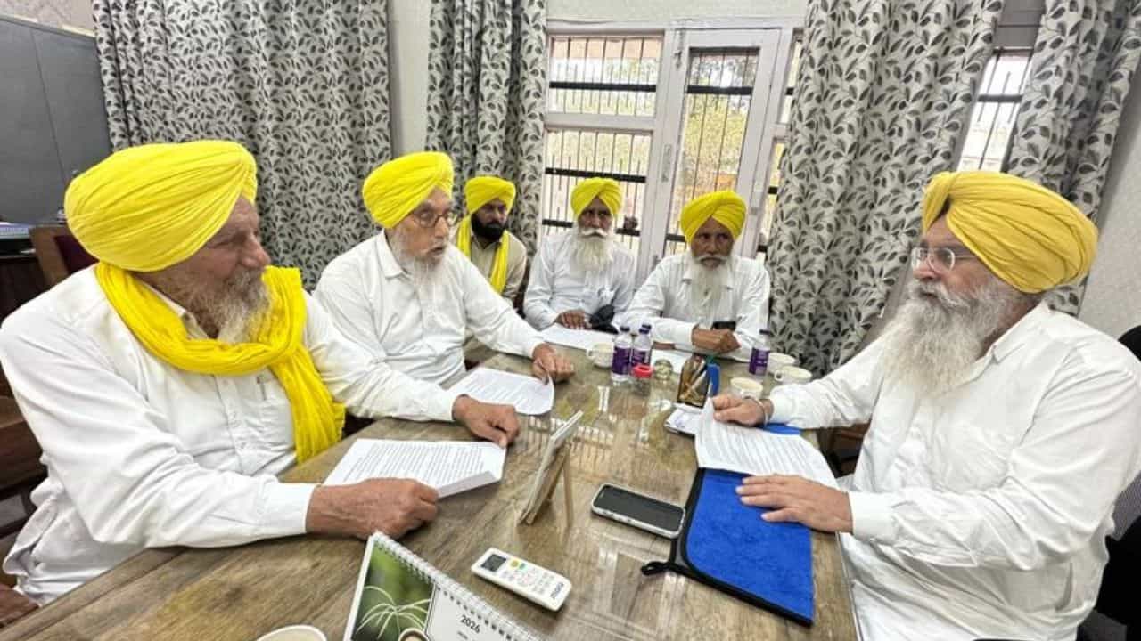 कृषि मंत्री से डेढ़ घंटे की बैठक, मांगों पर नहीं मिला ठोस आश्वासन