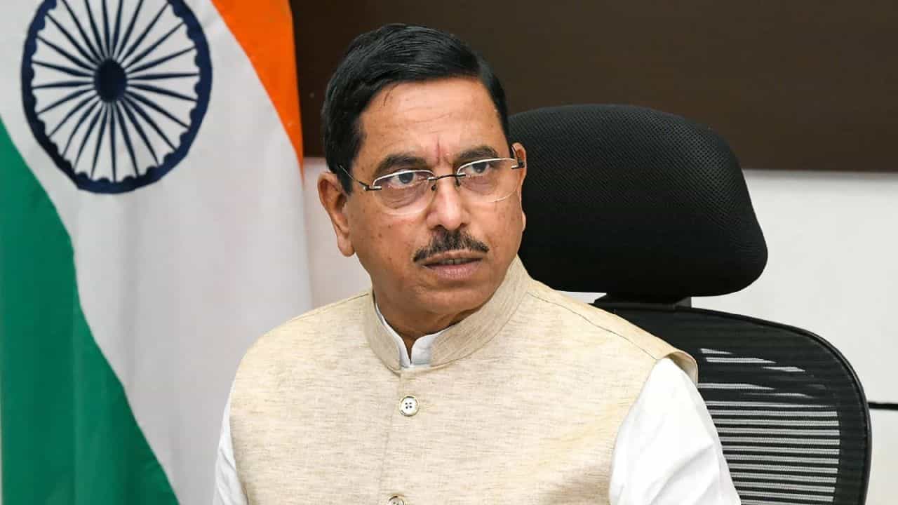 खाद्य, उपभोक्ता मामले और सार्वजनिक वितरण मंत्री प्रल्हाद जोशी