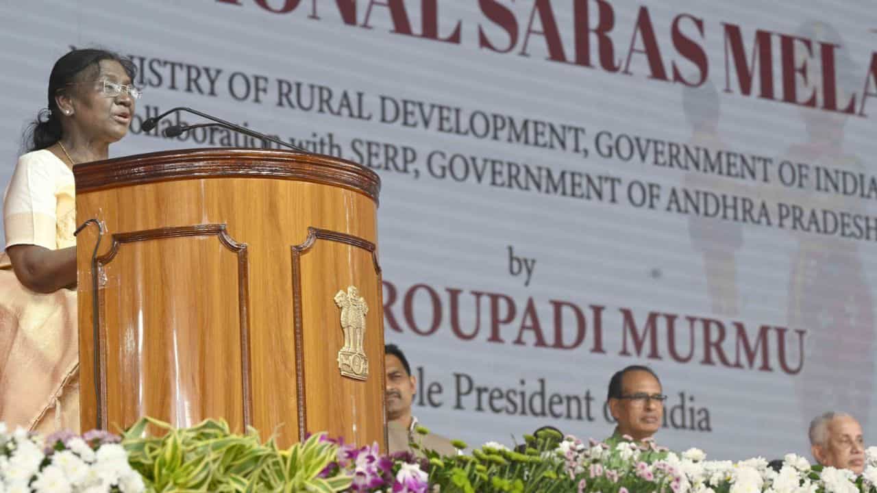 सरस मेले में राष्ट्रपति ने बताई अहमियत