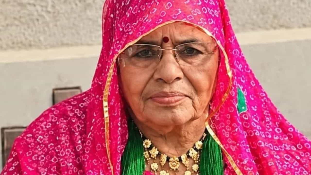 78 वर्षीय भीखी देवी लगातार सातवीं बार निर्विरोध सरपंच निर्वाचित हुई हैं।