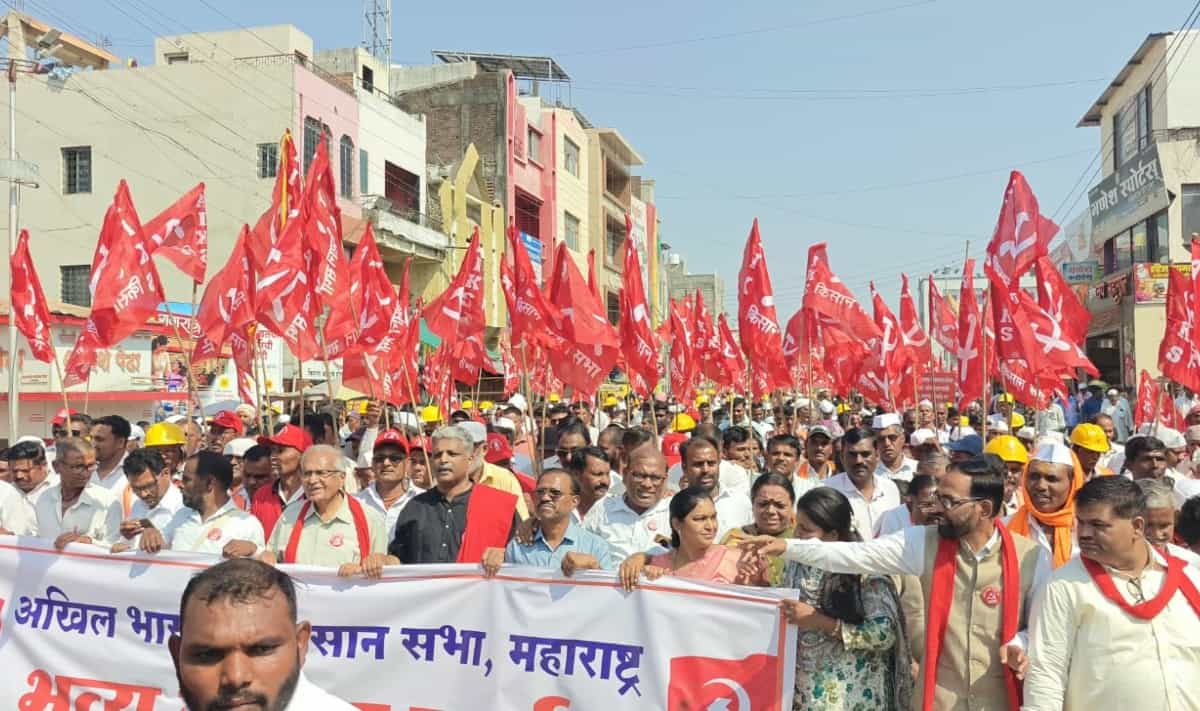 महाराष्ट्र में अखिल भारतीय किसान सभा का बड़ा मार्च।