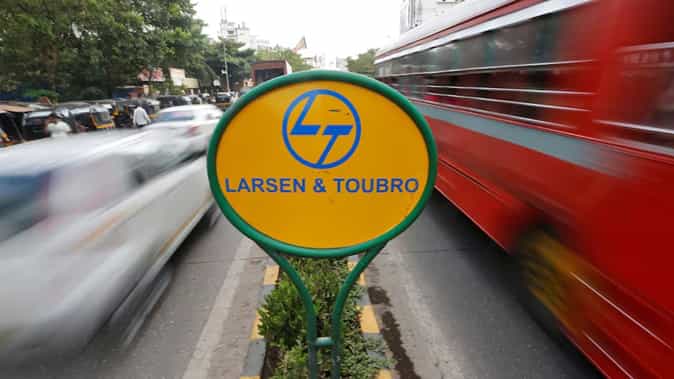 L&T Q2 Results: मुनाफा 33% बढ़ा, शेयर में जोरदार उछाल L&T Q2 Results: मुनाफा 33% बढ़ा, शेयर में जोरदार उछाल